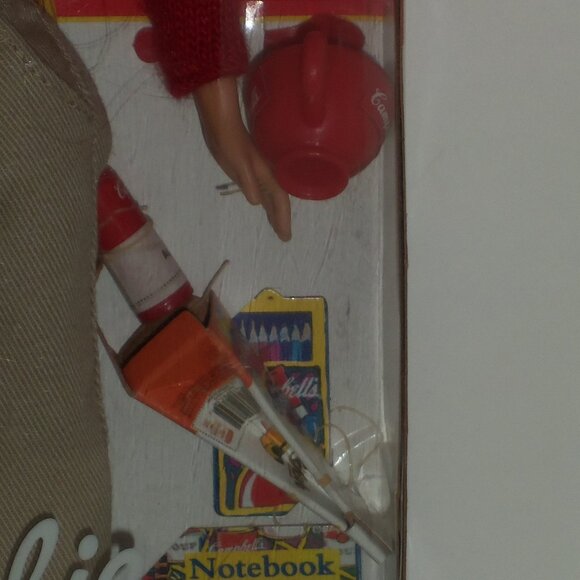 Campbell's Alphabet Souup Barbie Doll 1999 - Picture 5 of 12